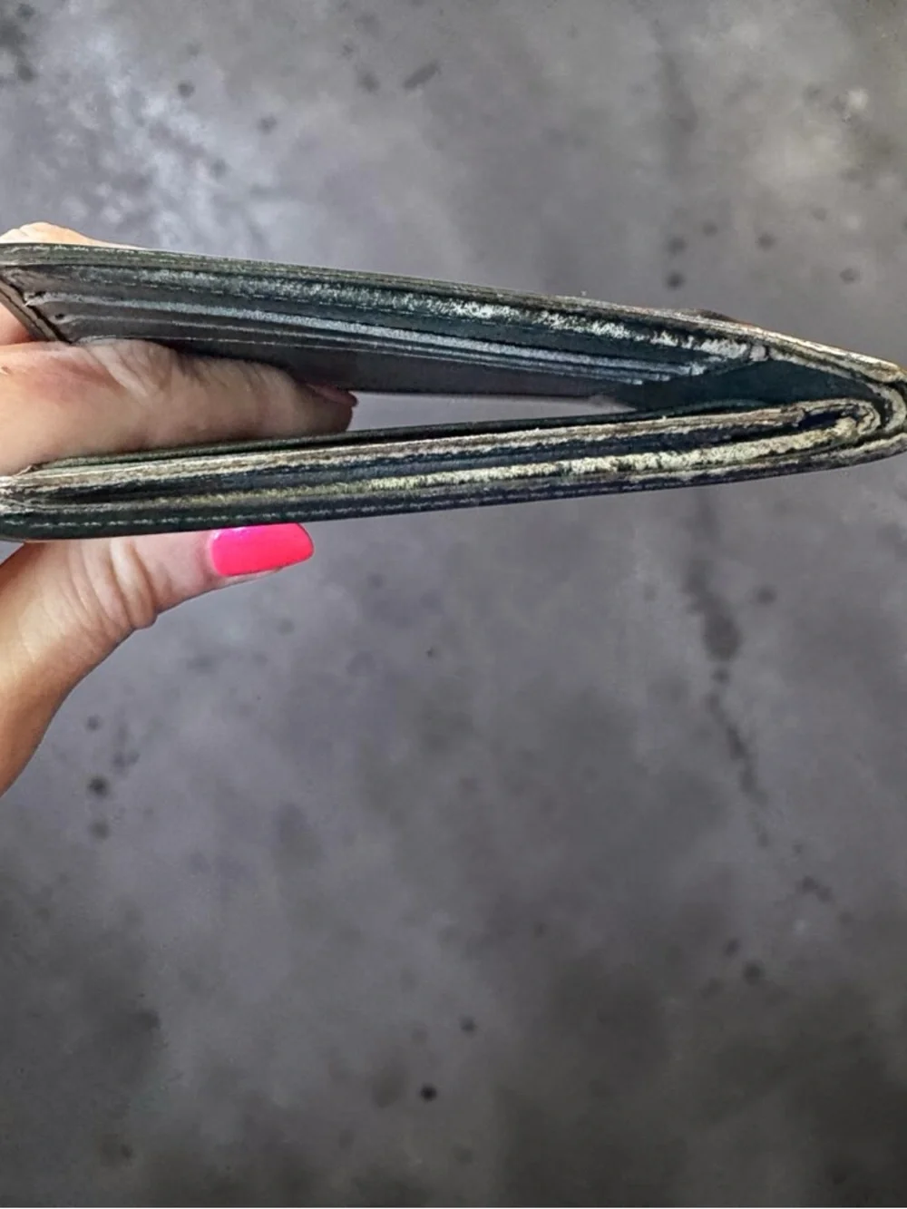 Louis Vuitton Dark Green vintage Taiga Leather  Wallet - Men - Picture 4 of 7